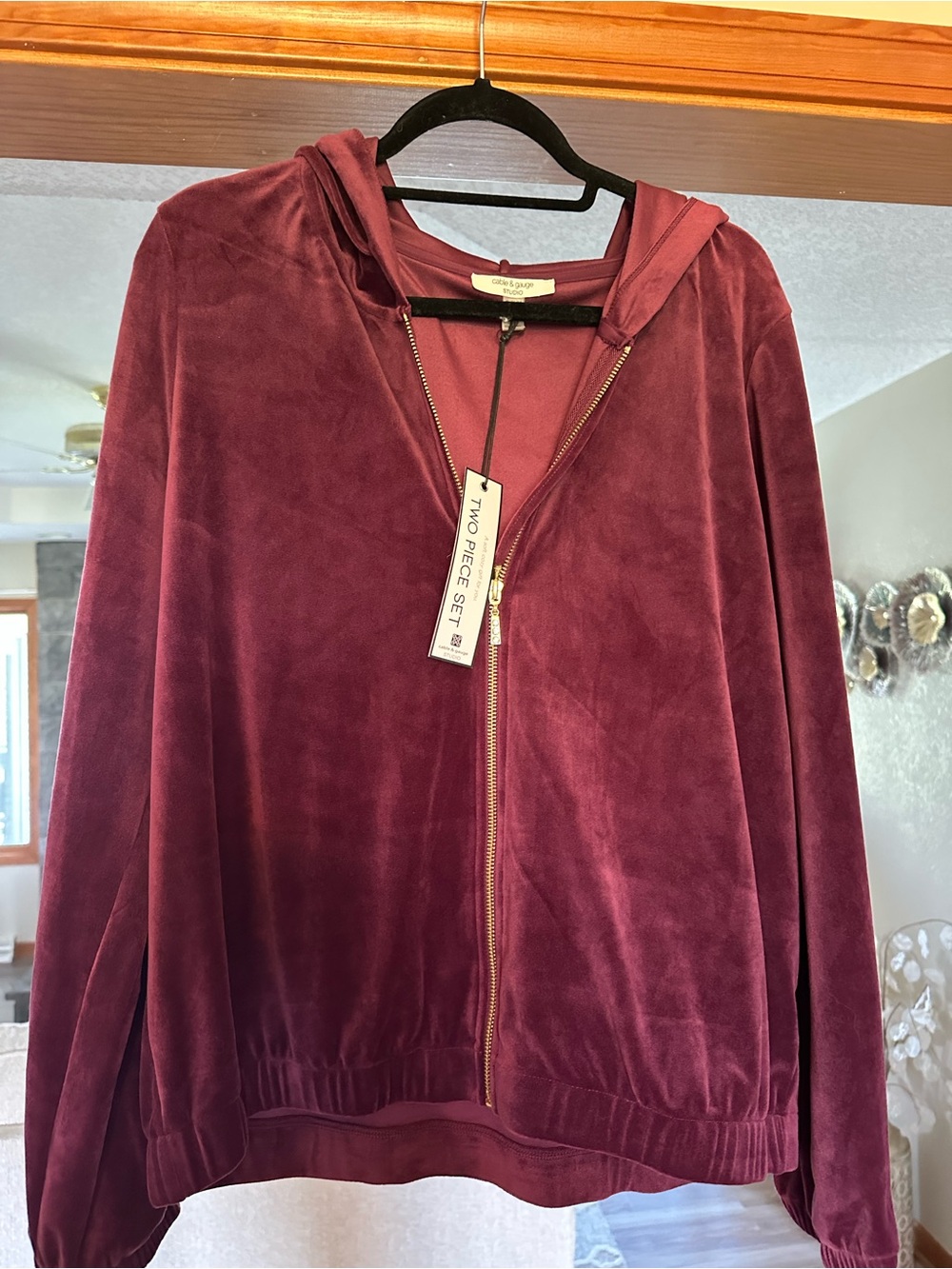 Cable & Gauge Velour Zip Hoodie in Burgundy 2 piece set